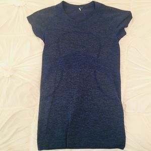Lululemon workout shirt